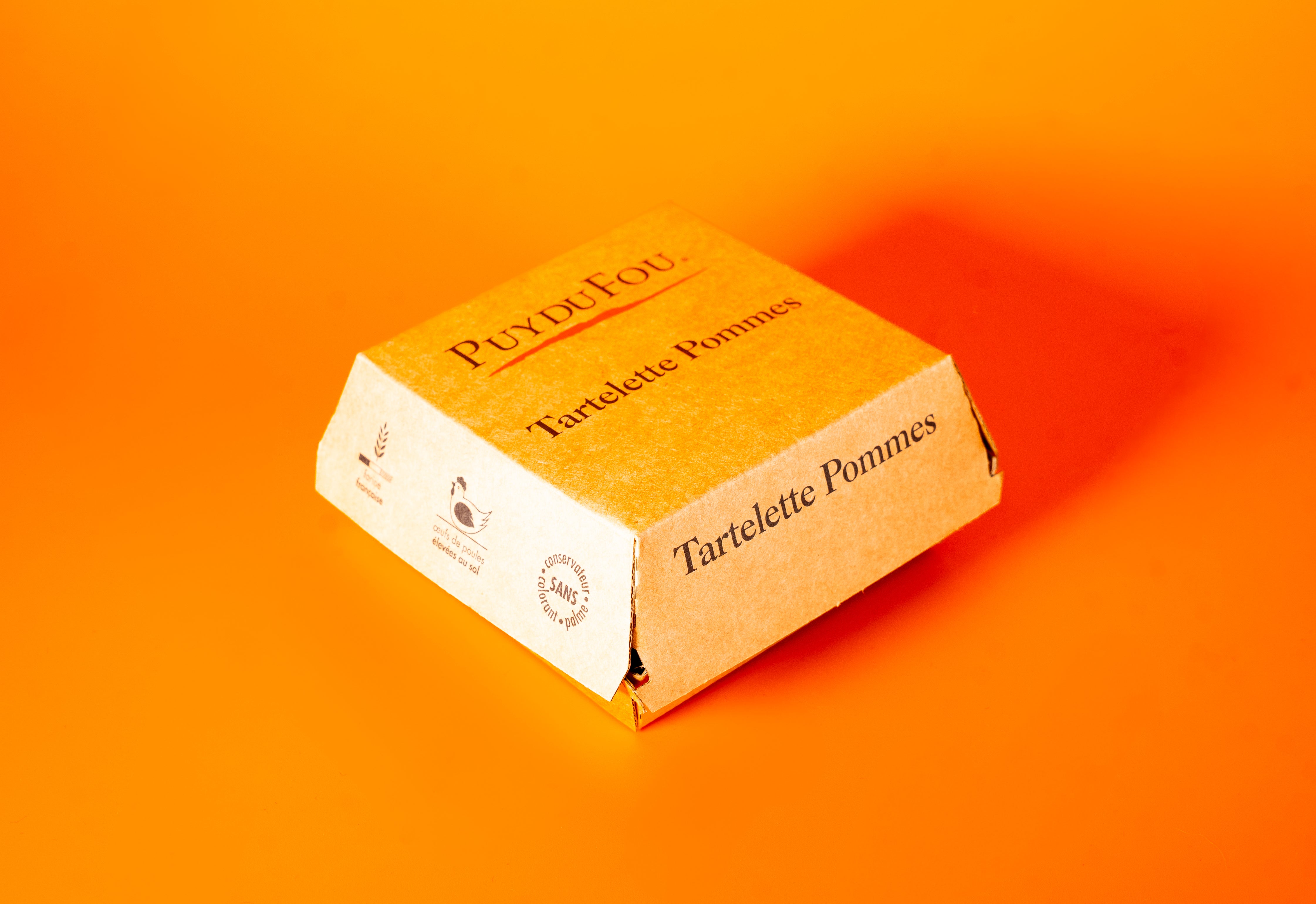 Vue de profil boite à dessert en carton Puy du fou réalisée par marcojea.