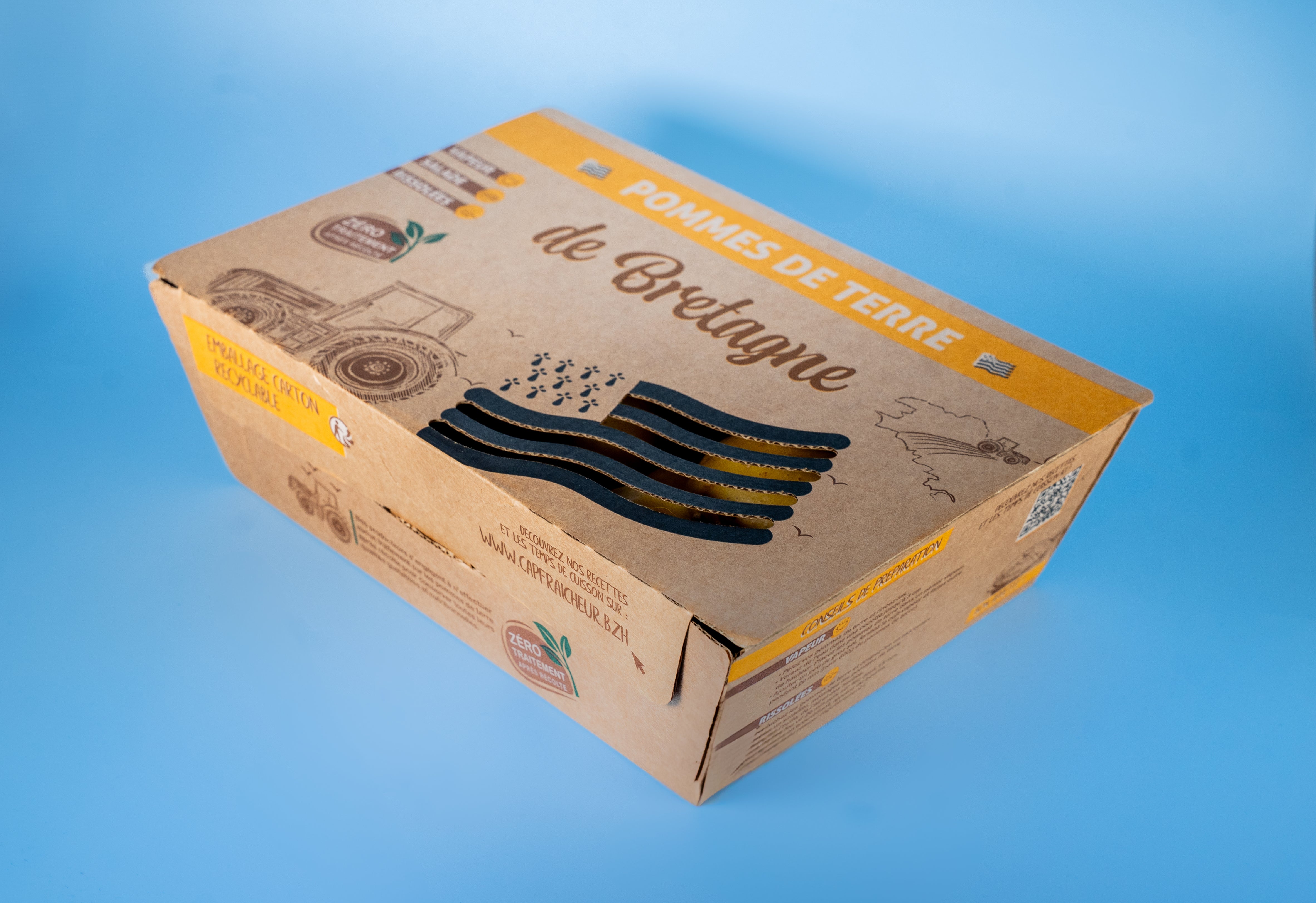 Vue de profil grande boite en carton personnalisée contenant des pommes de terre de Bretagne réalisée par marcojea.