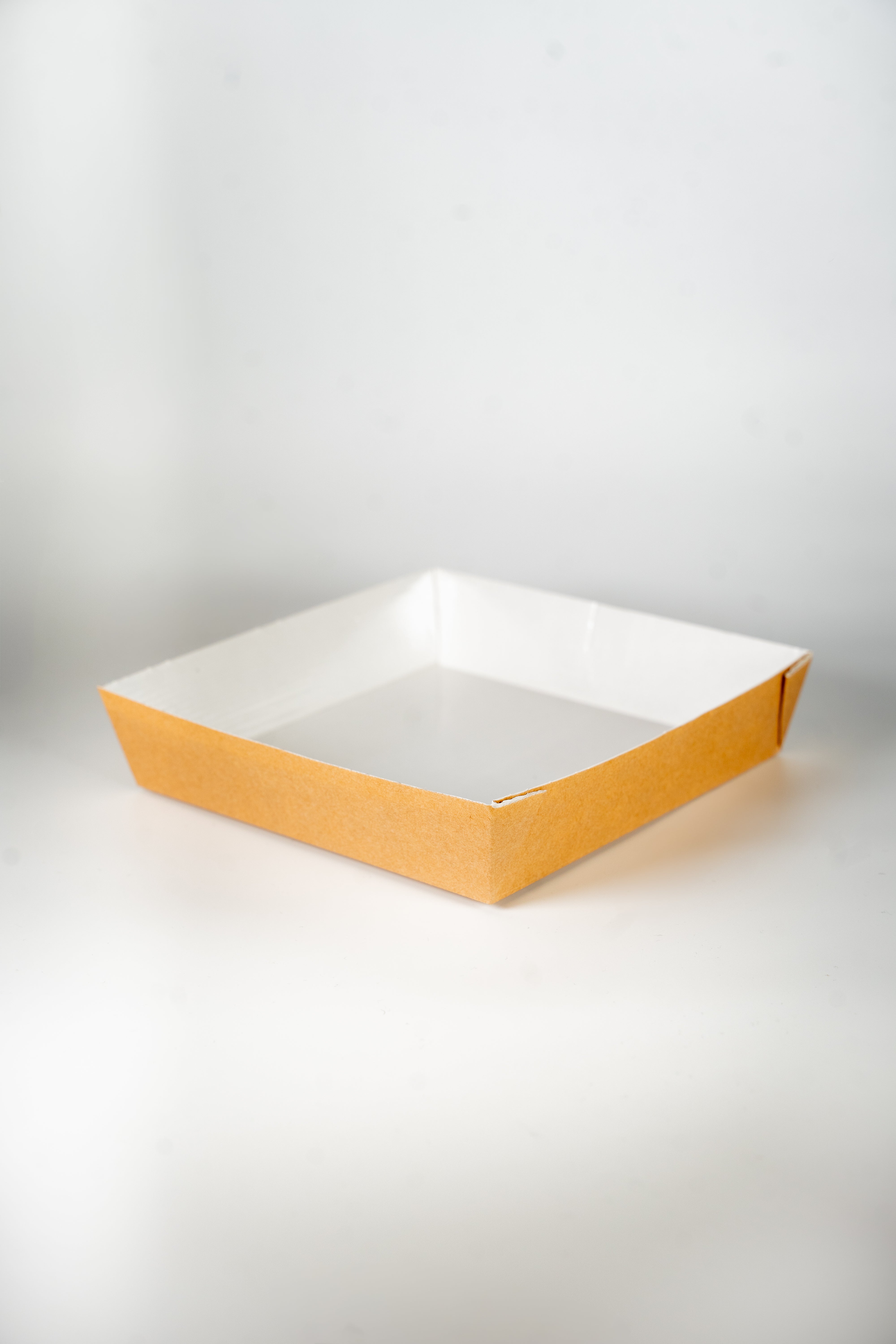 Barquette à soufflets 4 coins collés 157 x 155 x 37 mm  (BAS157/155/37)