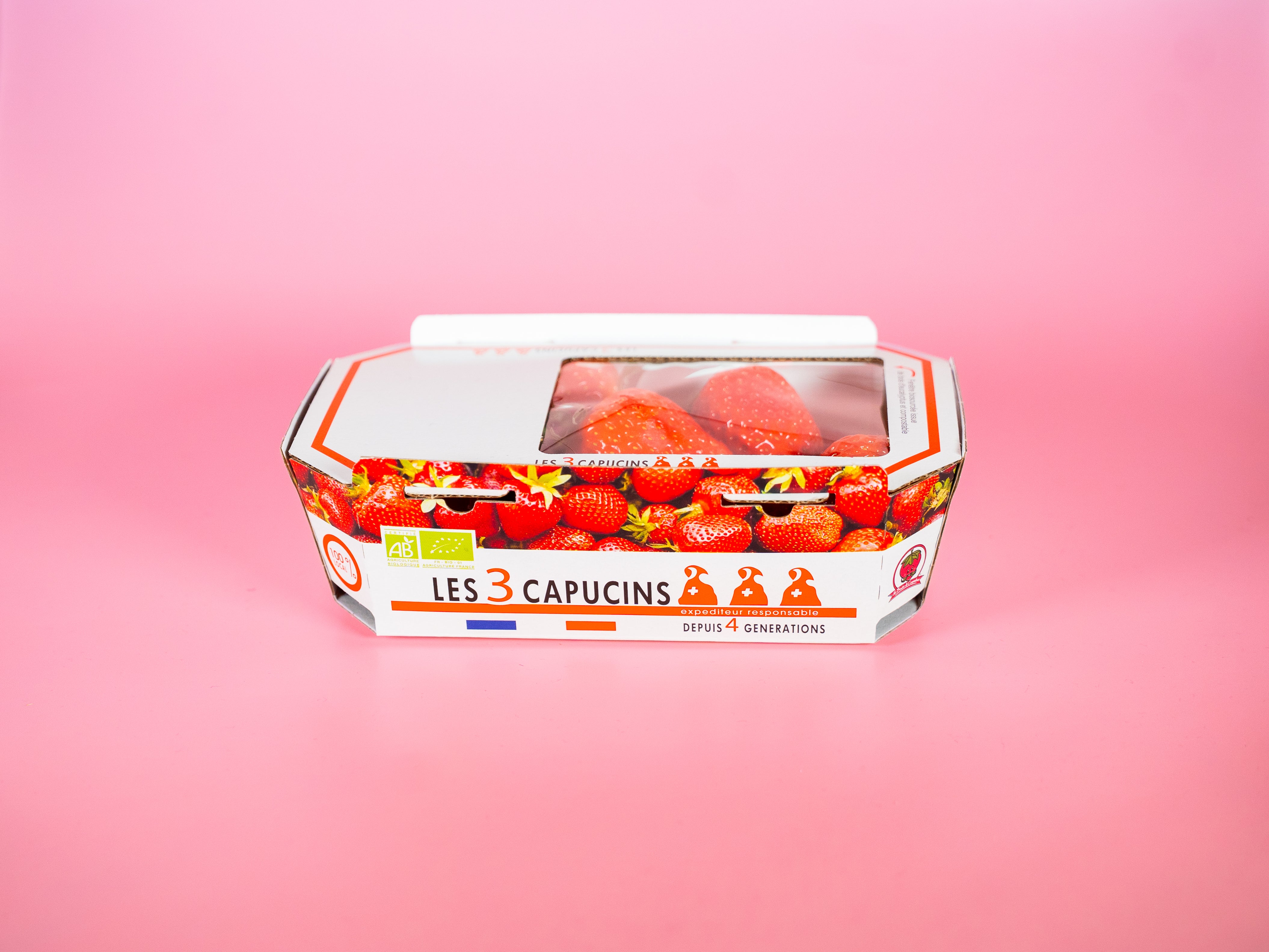 Vue entière de la barquette personnalisée les 3 capucins par marcojea. Barquette de fruits avec couvercle.