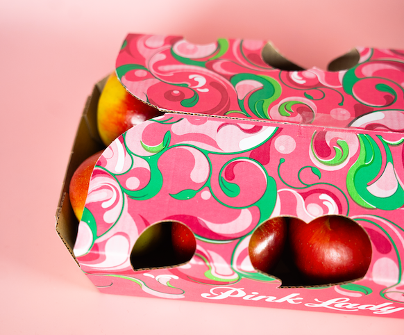 Vue en détails barquette en carton personnalisée Pink Lady par la société Marocjea.