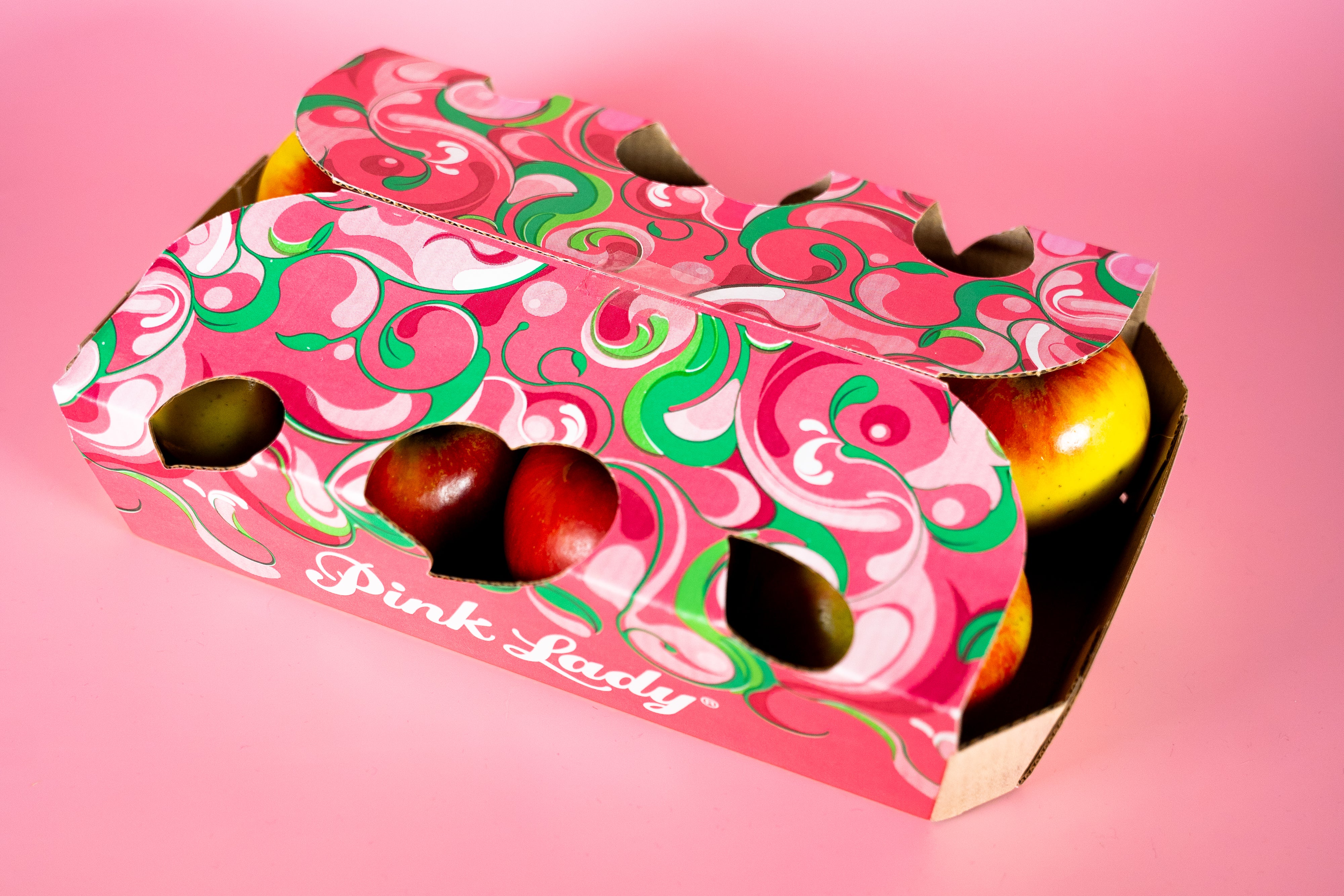 Barquette en carton personnalisée Pink Lady par la société Marocjea.